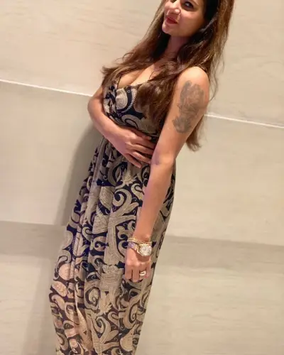 Meerganj Escort